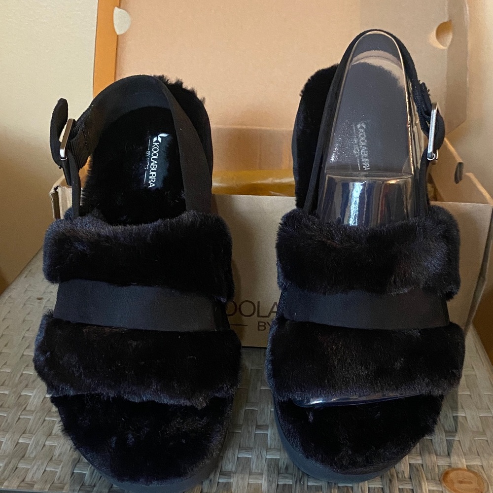 Koolaburra Black Plush Sandals size 9 NEW